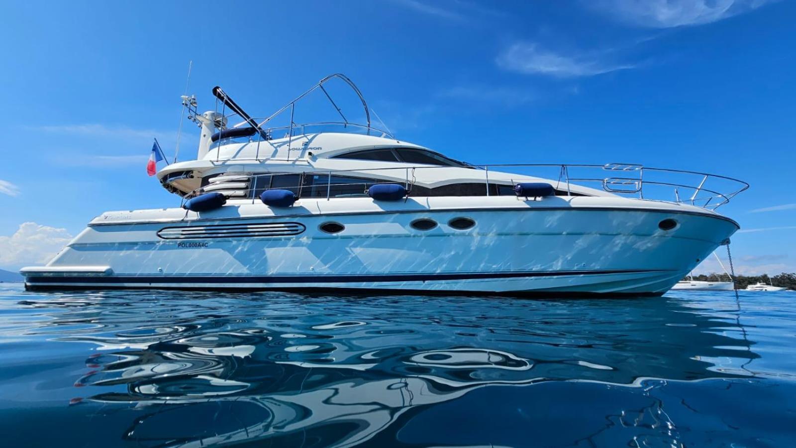 Botel Superbe Yacht Dans Le Port De
