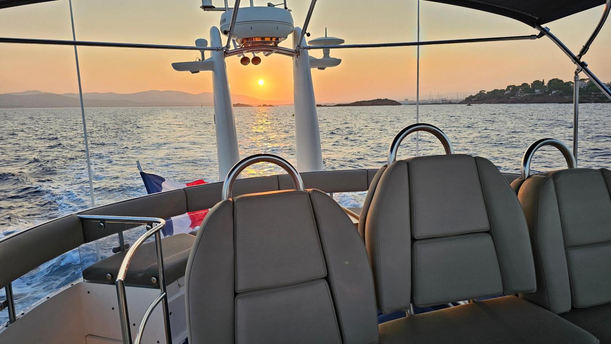 Botel Superbe Yacht Dans Le Port De