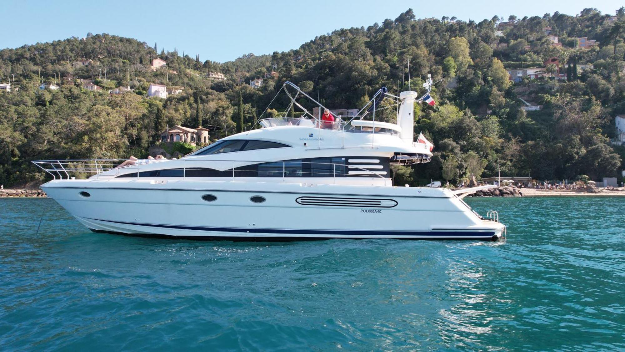 Superbe Yacht Dans Le Port De * Cannes