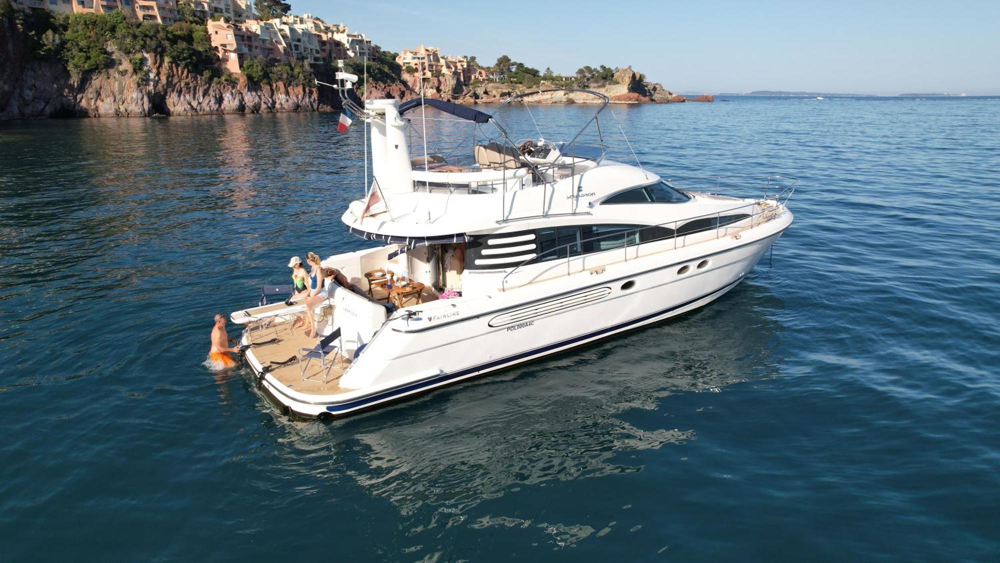 Superbe Yacht Dans Le Port De Botel